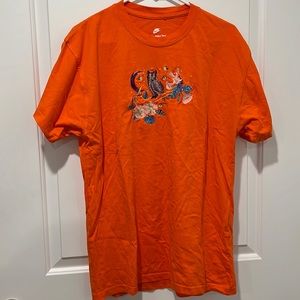 Nike tee